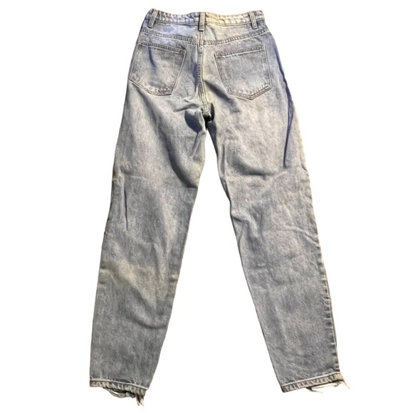 Pretty Little Thing Light Blue Wash Extreme Distressed Hem Knee Rip Mom Jeans 6 - Picture 9 of 13